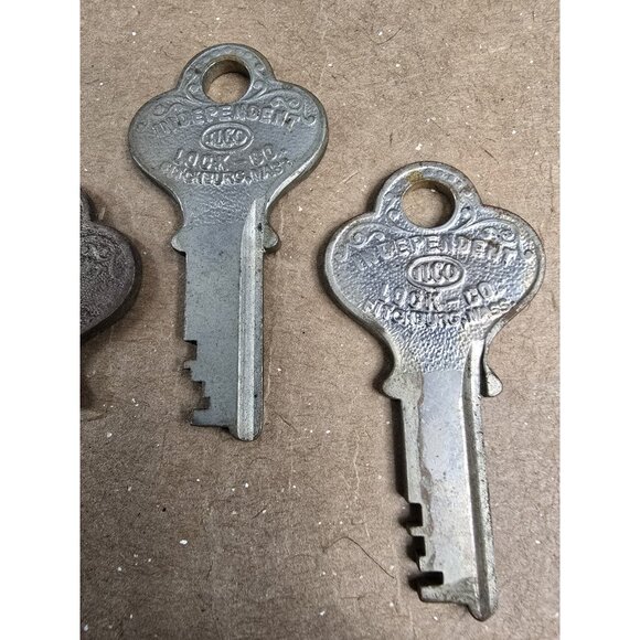Keys Lot of 3 Vtg ILCO Independent Lock Co Ornate Fitchburg Mass USA Brass? #4 - Picture 3 of 7